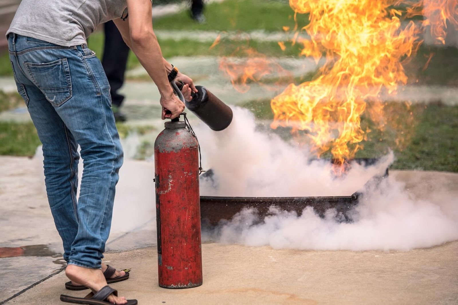 m_entrenamiento-basico-simulacion-simulacro-incendio-evacuacion-incendios-seguridad-condominio-o-fabrica_640221-70